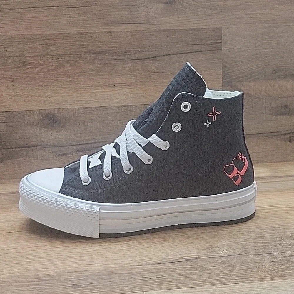 Converse high top Brand new platform in the box no lid.